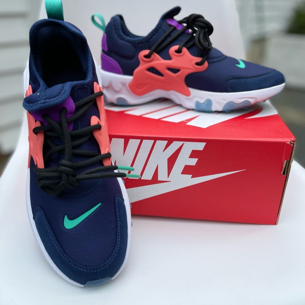 NWT NIKE React Presto Midnight Navy - 5.5Y